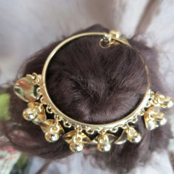 Kopfschmuck mit Hängeelementen